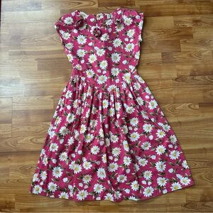 Vintage pink daisy dress